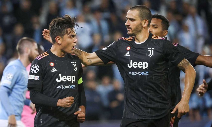 Bonucci's Official Juventus Signed Shirt, 2021/22