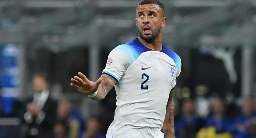 Maglia ufficiale Kyle Walker Inghilterra 2022/23 - Autografata