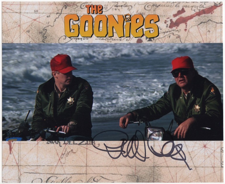 The Goonies - Fotografia Autografata da Richard Donner