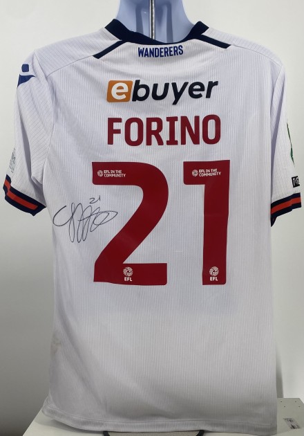 La maglia firmata di Chris Forino del Bolton Wanderers indossata durante la partita