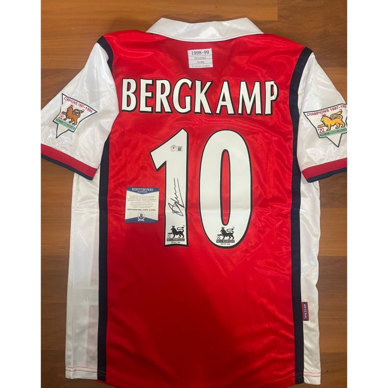 Replica della maglia dell'Arsenal 1998/99 firmata da Dennis Bergkamp