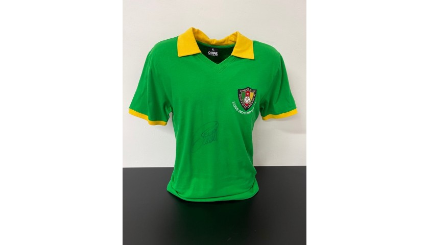 E KWAT tv - Roger Milla signed a football Jersey for