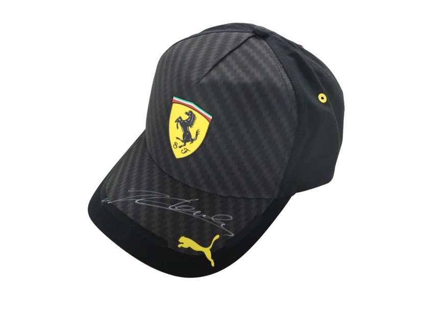 Cappellino ufficiale Scuderia Ferrari Monza 2024 - Autografata da Charles Leclerc