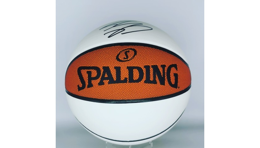 NBA Ball Signed by Los Angeles Lakers' Shaquille O'Neal 