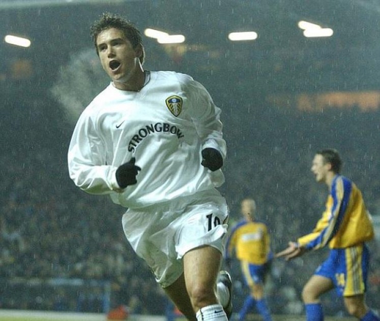 Kewell's Official Leeds Signed Shirt, 2000/01 