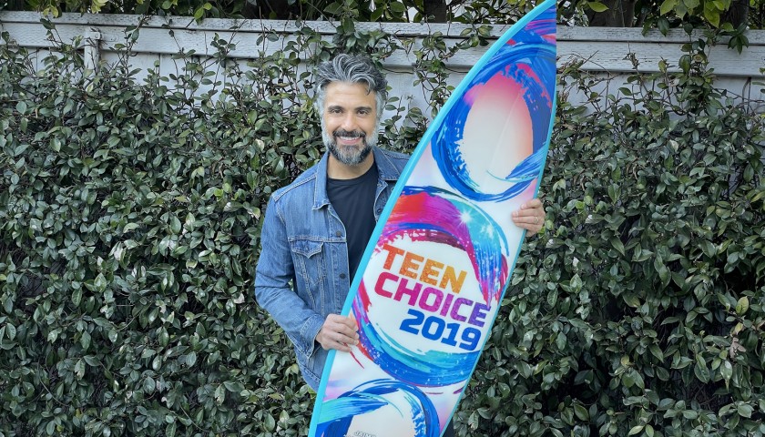Win a Video Chat with Jaime Camil and His Teen Choice Award Surfboard 