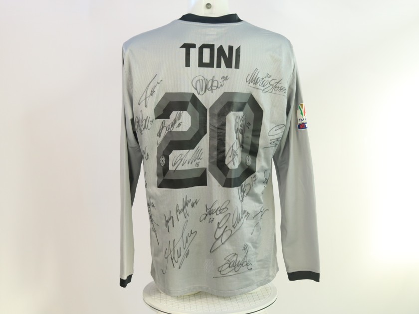 Toni's Juventus Issued Shirt, 2010/11 - Signed by the team