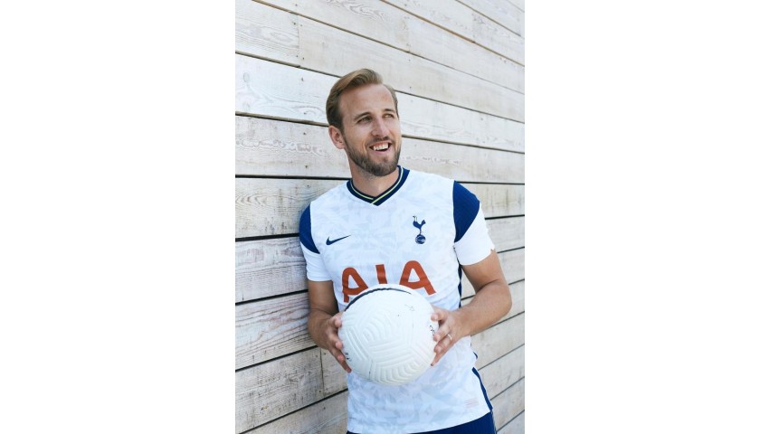 Win a Personalised Christmas Message from Harry Kane