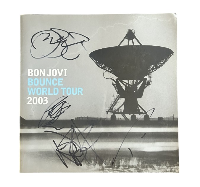 Programma del Bounce World Tour 2003 firmato da Bon Jovi