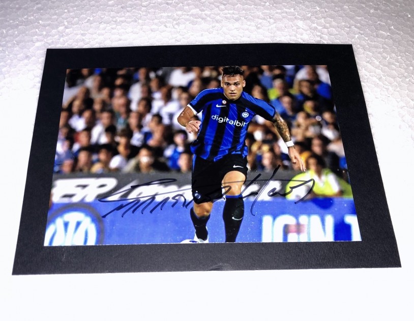 Photograph Signed by Lautaro Martinez