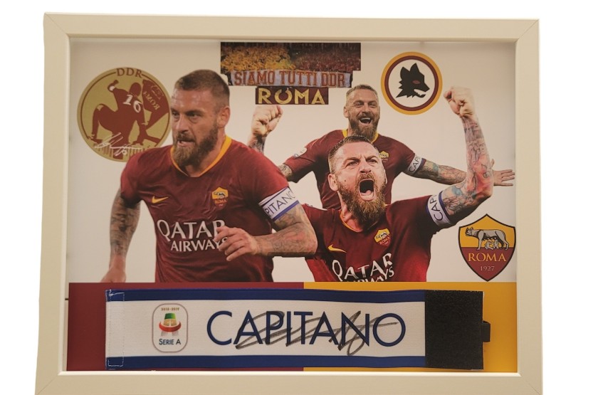 Quadro Fascia capitano Serie A, 2018/19 - Autografata da Daniele De Rossi