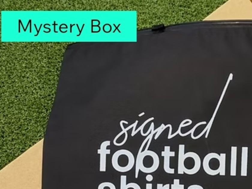 Coppa del Mondo di calcio firmata Mystery Box 