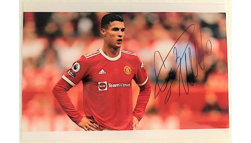 CristianoXtra on X: Cristiano Ronaldo giving autograph to fans