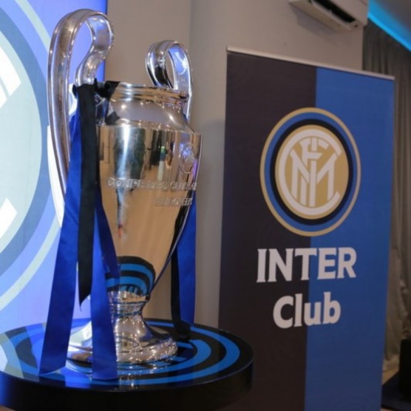 Visita la Sala Coppe dell'Inter insieme a Francesco Toldo