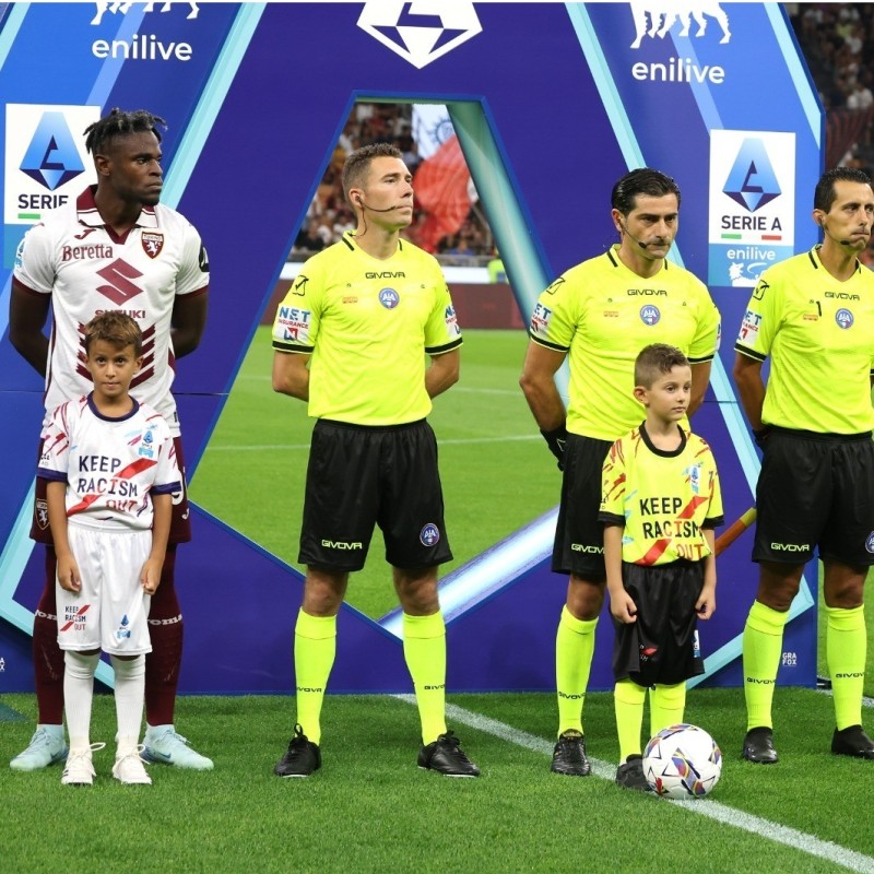 Scendi in campo come Mascotte in occasione del match - Milan vs Juventus di Serie A