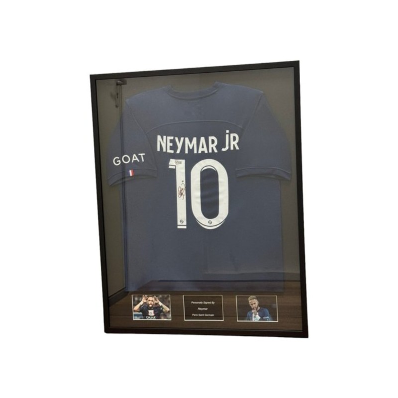 La maglia del PSG 2022/23 di Neymar firmata e incorniciata