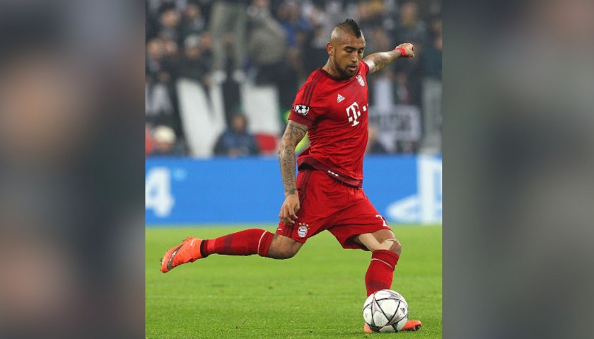 Vidal's Official Bayern Munich Signed Shirt, 2015/16