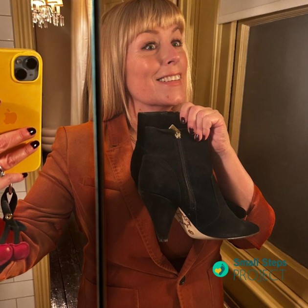 Fay Ripley 's Worn and Signed Shoes