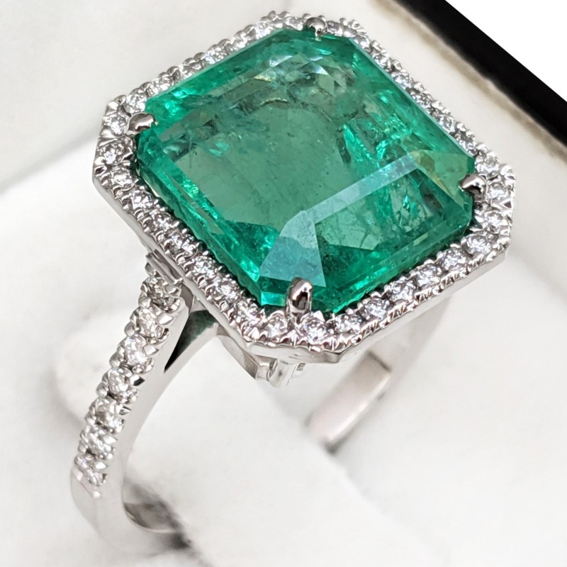 8.15 Carat Emerald and 0.65 Ct Diamond 18K White Gold Ring 