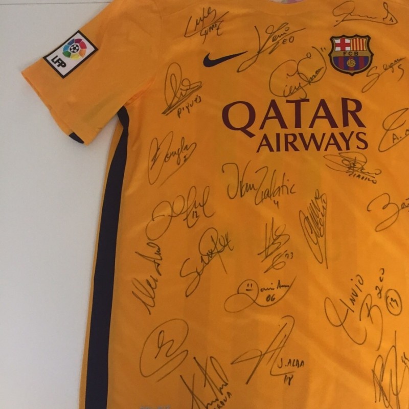 Messi Barcelona shirt, season 2015/2016 - signed by the team