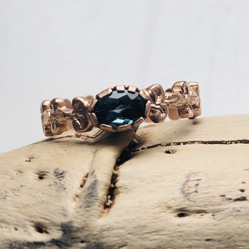 Gigliuccio Ring in 9kt Pink Gold with London Topaz