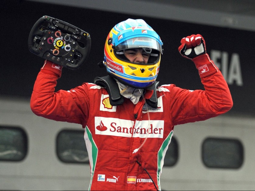 Cappellino ufficiale Ferrari autografato da Alonso