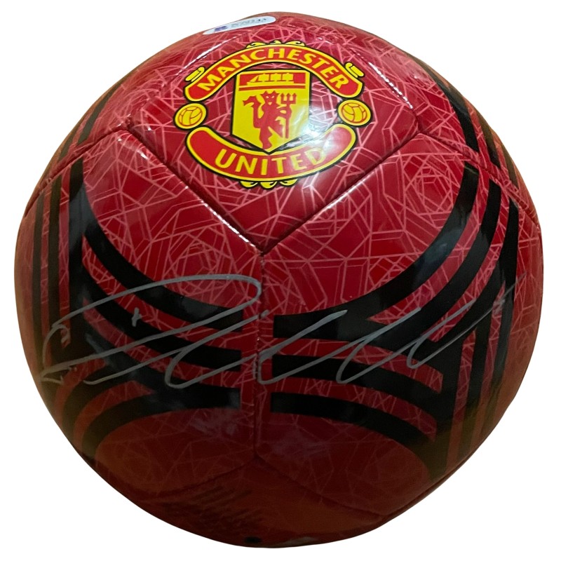 Il pallone da calcio firmato da Cristiano Ronaldo per il Manchester United