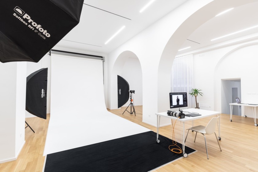 MARCO ANTINORI Ritratto eseguito in studio fotografico - Senza Prezzo di Riserva