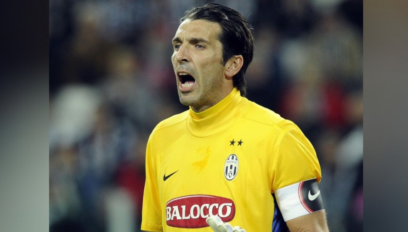 Buffon's Match Shirt, Juventus-Roma 2012 + Training Shirts