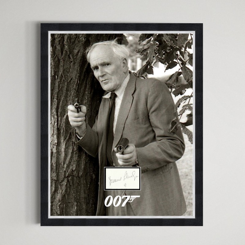 Desmond Llewelyn Signed James Bond Display