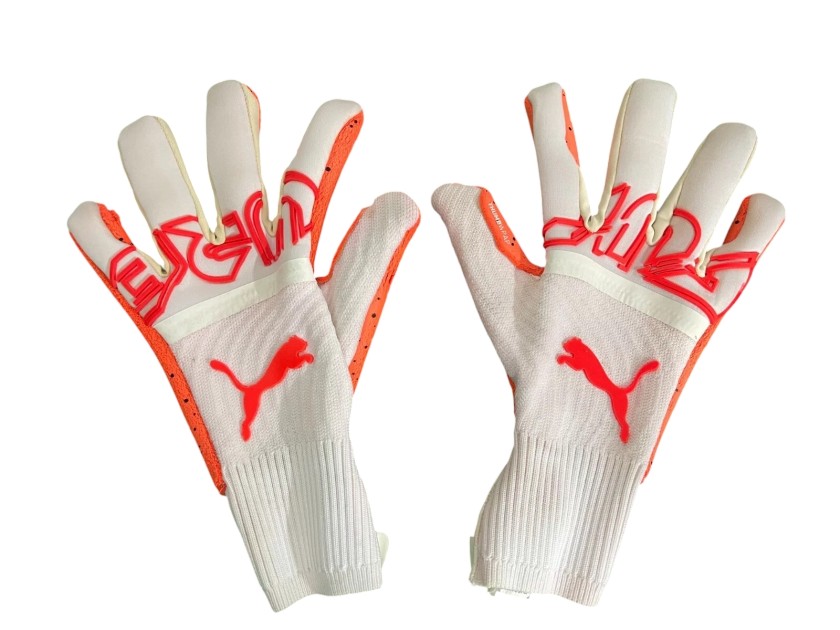 Alfonso De Lucia's Unwashed Puma Gloves