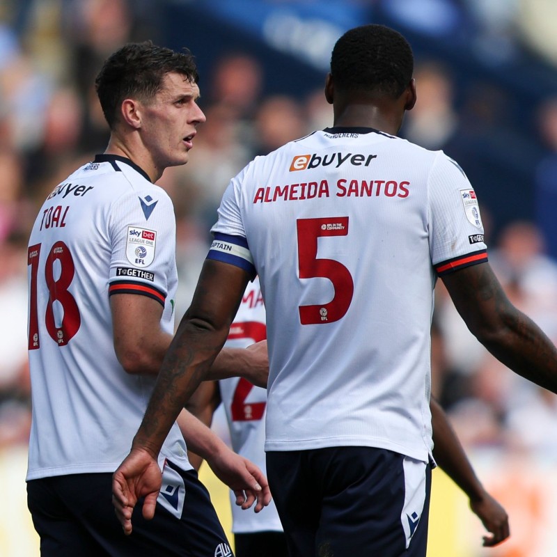 Maglia autografata di Ricardo Almeida Santos del Bolton Wanderers contro il Reading