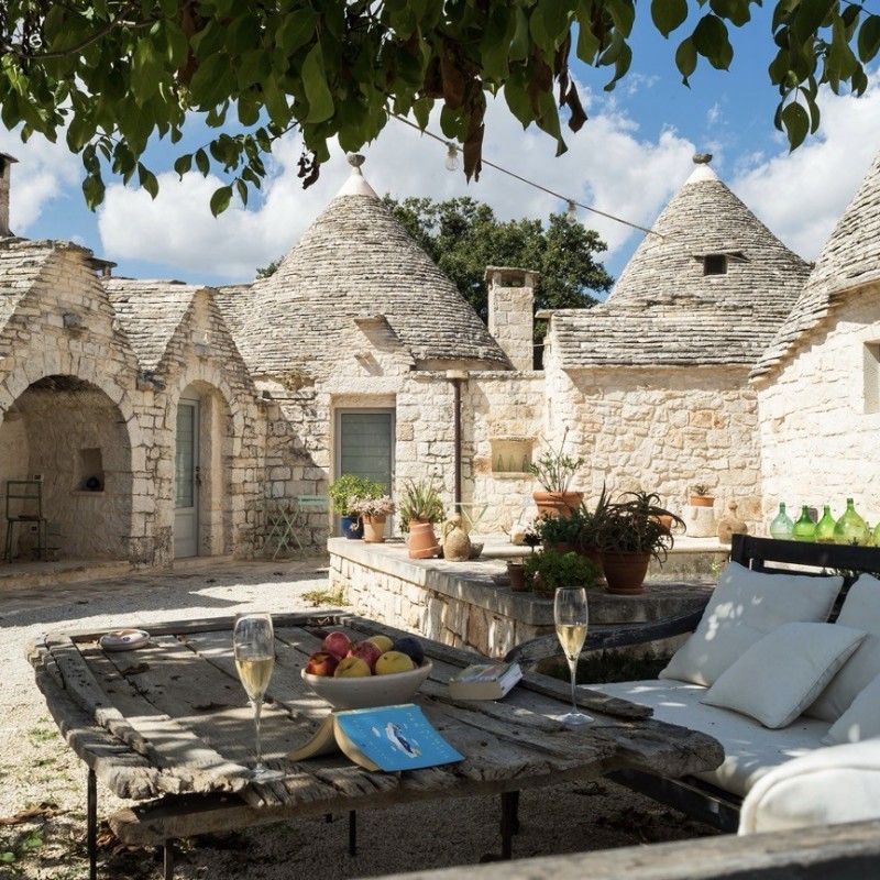 Trullo Eleganza e Sapori di Puglia: Esperienza di soggiorno e vino di lusso per due persone