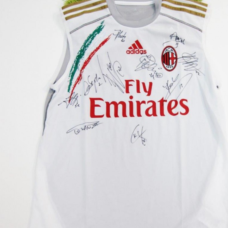 Milan training sleeveless shirt signed by the players