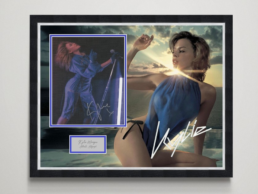 Esposizione di foto firmate di Kylie Minogue