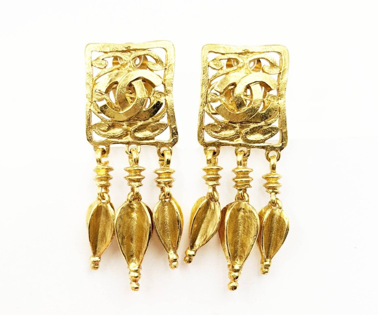 Chanel Vintage Gold Plated CC Square Clip on Earrings