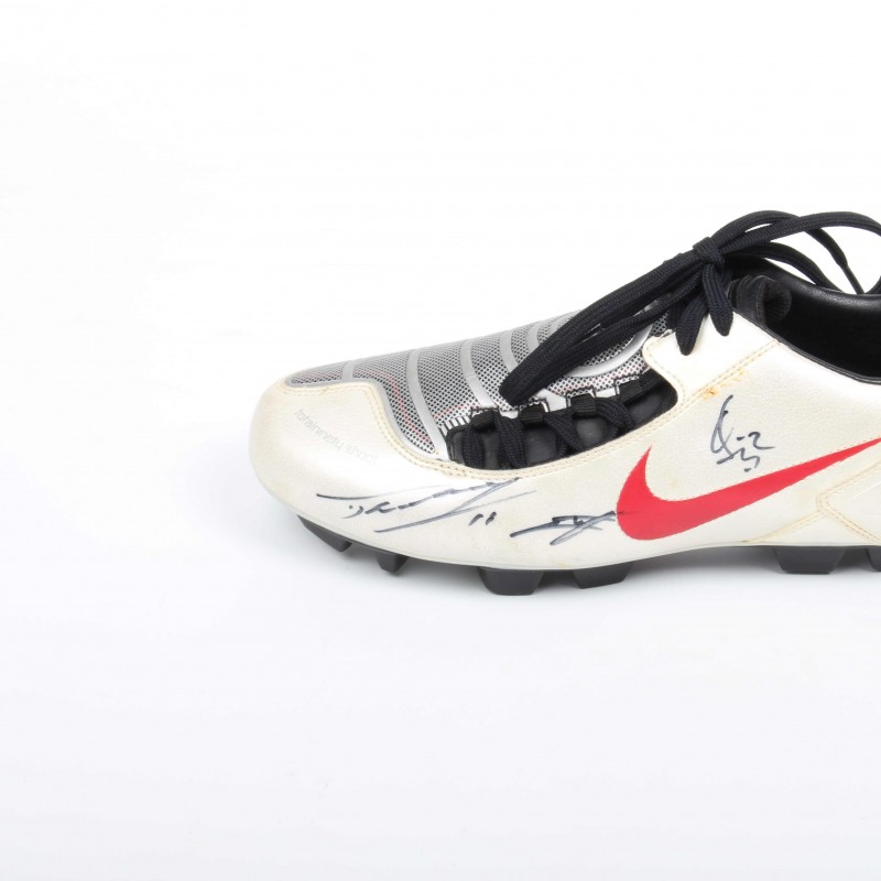 Nike Total 90 Football Left Boot Autographed by Arsenal Players