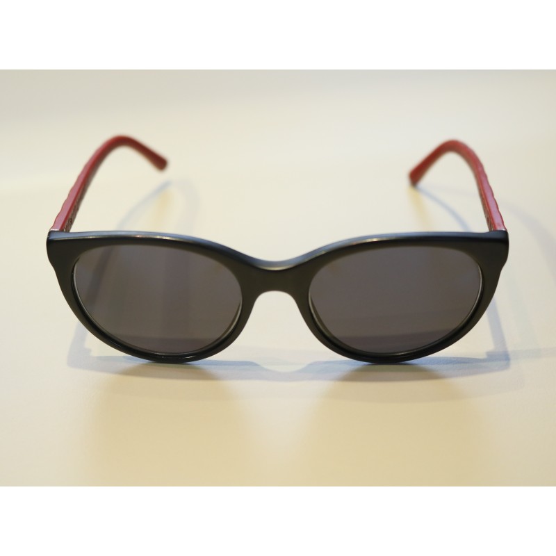 Burberry Sunglasses + Dolce Vita rollerball pen by Delta
