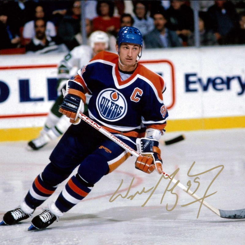 Photograph signed by Wayne Gretzky