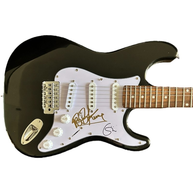 Chitarra elettrica firmata da B.B. King ed Eric Clapton