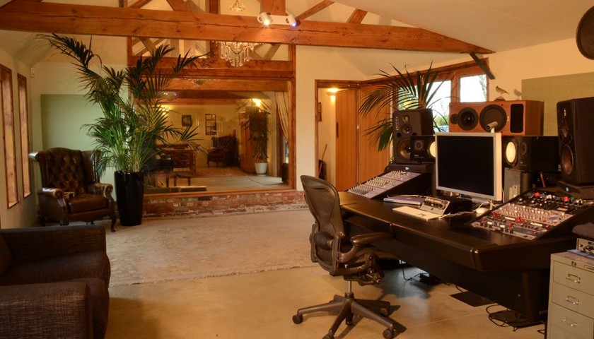 Your chance to record your own single at fantastic Lark’s Tongue Studios in Buckinghamshire