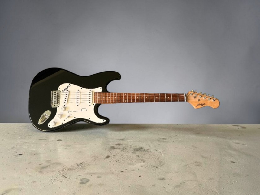 Oasis Signed Stratocaster Style Electric Guitar