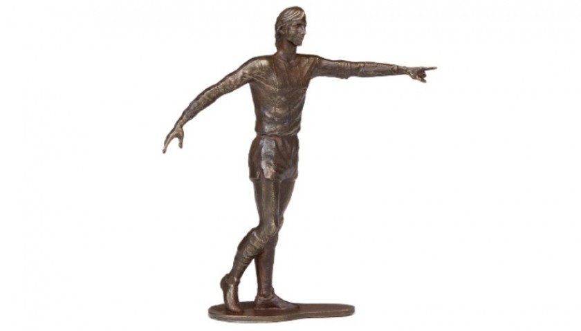 Replica of the Johan Cruyff Statue at Camp Nou