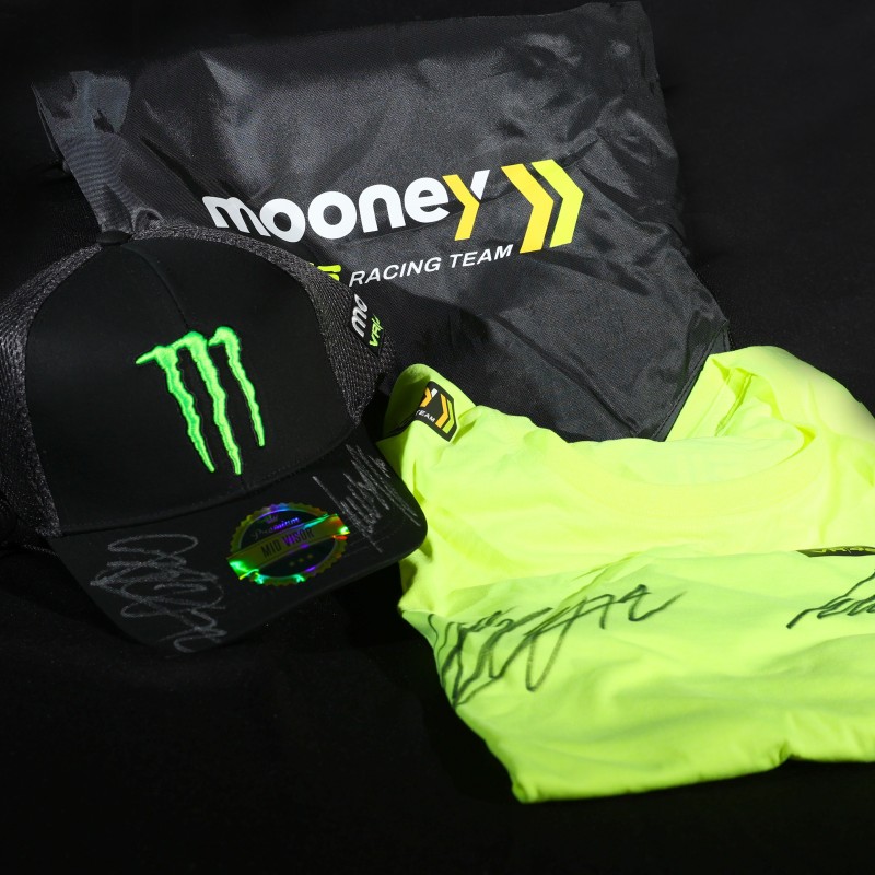 Mooney VR46 Racing Team Goodie Bag, comprensiva di cimeli firmati da Marco Bezzecchi e Luca Marini