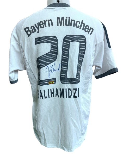 Salihamidžić's Bayern Monaco Signed Official Shirt, 2002/03