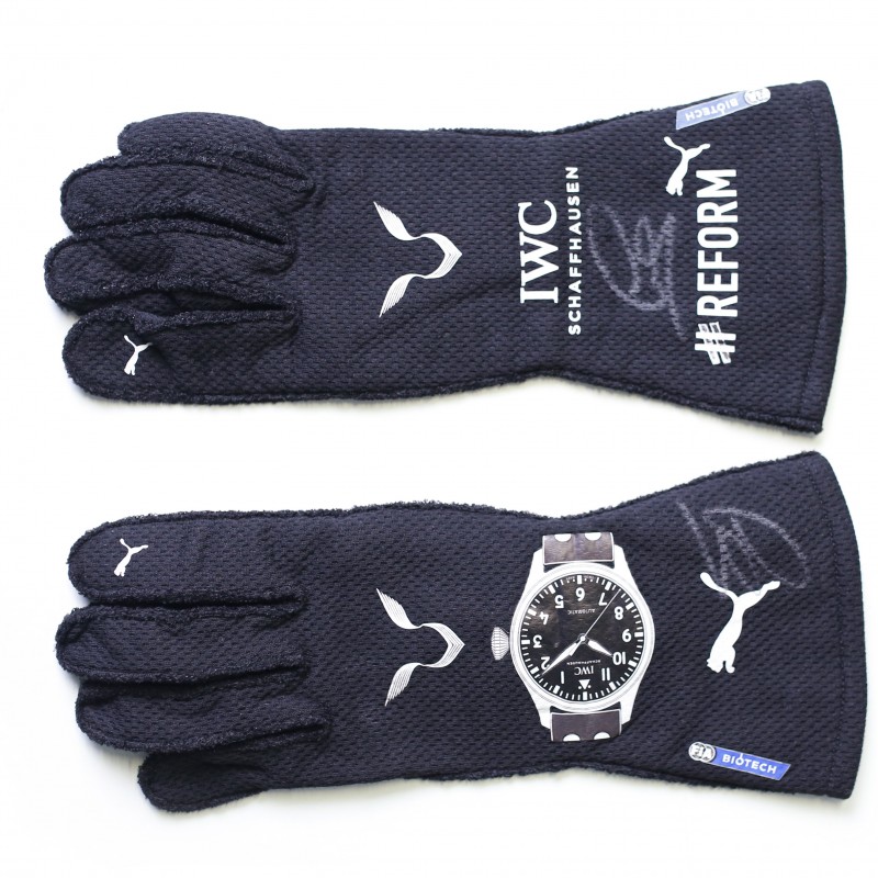 Signed Gloves by Lewis Hamilton from the 2021-22 Bahrain Grand Prix