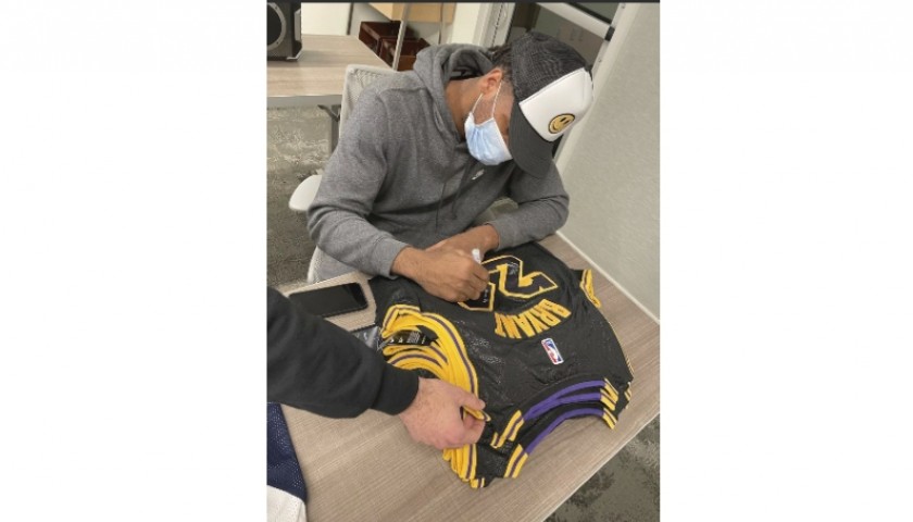 Kobe Bryant Basketball Shirt Signed by Buddy Hield - CharityStars