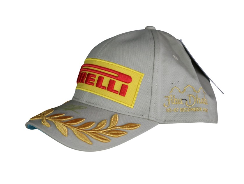 Cappellino Ufficiale Pirelli Podium 1st Place GP Abu Dhabi, 2025 - Autografato da Verstappen