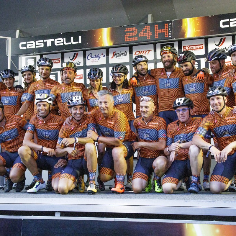 Take part in the Giro-E alongside Paolo Kessisoglu and the 'C'è da fare' team