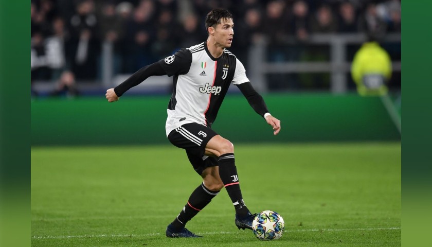 Ronaldo's Official Juventus Shirt, 2019/20 - Signed by players